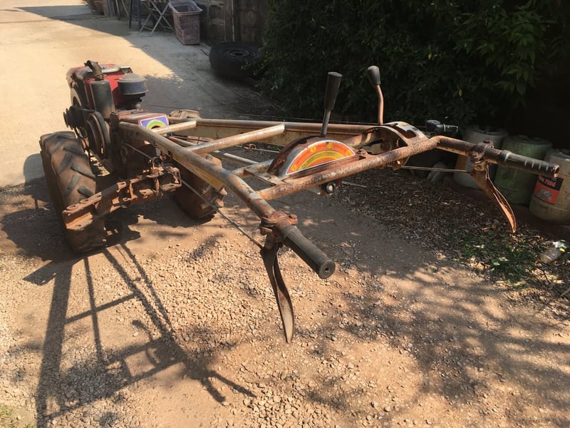 ขายรถไถเดินตามเครื่องkubota Rt120โครงกระทิงแดงks72หางเทาพร้อมล้อยางขอบ14ราคา39,000บาทสนใจติดต่อ088-9049322