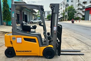 226 รถยกไฟฟ้านั่งขับ Jungheinrich EFG320GE105-310ZZ