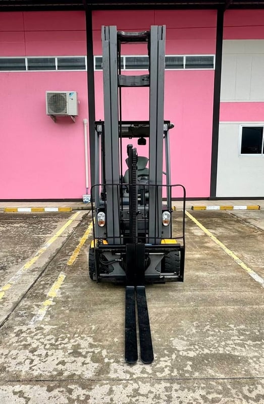 234 รถไฟฟ้านั่งขับ Jungheinrich EFG218