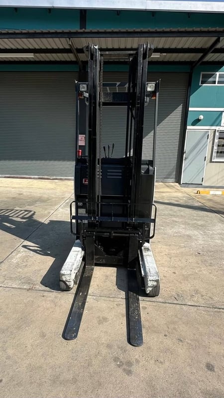 219 รถไฟฟ้ายืนขับ NISSAN FBR10