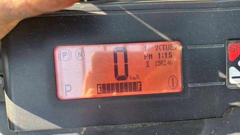 219 รถไฟฟ้ายืนขับ NISSAN FBR10