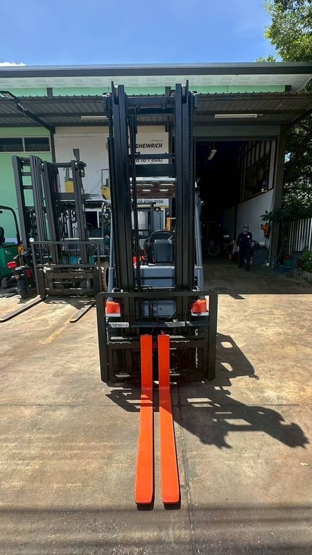 225 รถไฟฟ้านั่งขับ Toyota 7FB15