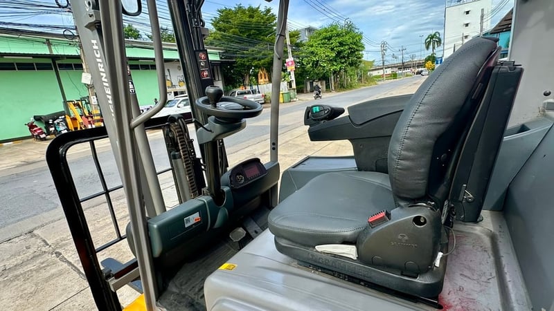 226 รถยกไฟฟ้านั่งขับ Jungheinrich EFG320GE105-310ZZ