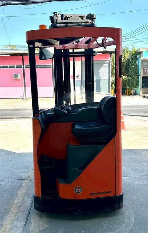 184 รถไฟฟ้านั่งขับข้าง BT140M