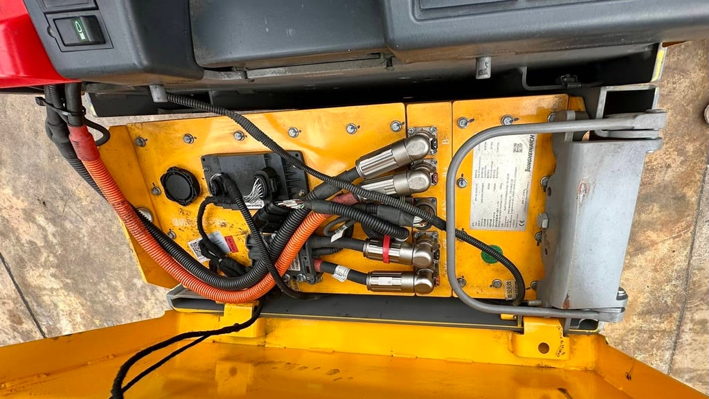1.5 รถลาก Towing Jungheinrich EZS 230