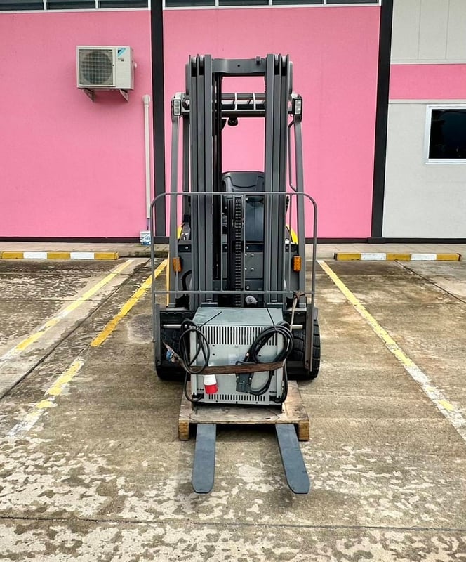 233 รถไฟฟ้านั่งขับ Jungheinrich EFG320BC 