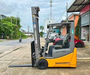 234 รถไฟฟ้านั่งขับ Jungheinrich EFG218