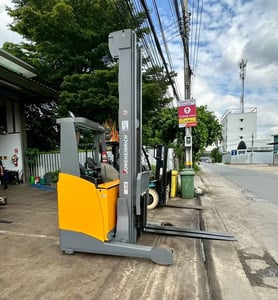 229 รถไฟฟ้านั่งข้าง Jungheinrich ETV120n GE-842DZ