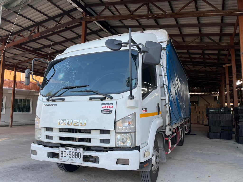 ISUZU FRR 210แรงม้า รถบรรทุก 6ล้อ กระบะคอกสูง ปี2013