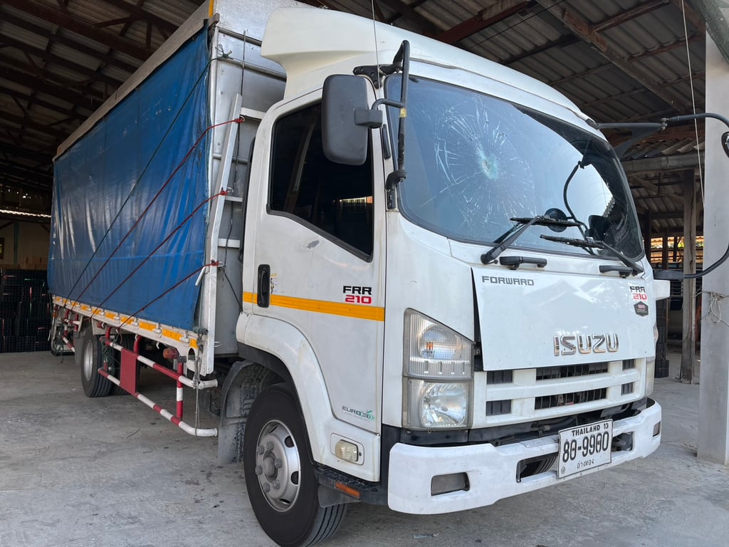 ISUZU FRR 210แรงม้า รถบรรทุก 6ล้อ กระบะคอกสูง ปี2013