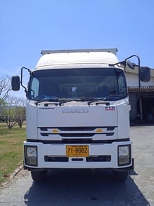 ISUZU FTR240 ปี 61 ตู้ทึบยาว 7.50 เมตร ทะเบียน 71-8682 ฉช.