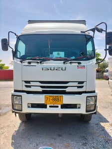 ขายรถบรรทุก 6 ล้อ  2 เพลา ISUZU FTR240 ปี 61 ทะเบียน 71-8681 ตู้ทึบยาว 7.50 เมตร 