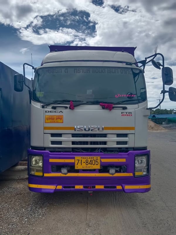 ISUZU FTR 240แรงม้า รถบรรทุก 6ล้อ ตู้แห้ง ปี2556