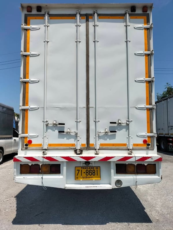 ขายรถบรรทุก 6 ล้อ  2 เพลา ISUZU FTR240 ปี 61 ทะเบียน 71-8681 ตู้ทึบยาว 7.50 เมตร 