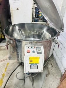 เครื่องผสมวัตถุดิบอุตสาหกรรม สแตนเลส (เครื่องผสมเม็ดพลาสติก , ผงเคมี) เครื่องผสมวัตถุดิบอุตสาหกรรม สแตนเลส (เครื่องผสมเม็ดพลาสติก , ผงเคมี)