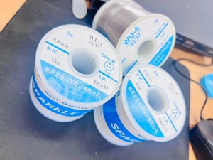 ขายตะกั่วบัดกรี Sparkle Solder (Taiwan) เกรดพรีเมียม 63-37 ขนาด 0.8mm (1kg) ของใหม่ สภาพดี ขายตะกั่วบัดกรี Sparkle Solder (Taiwan) เกรดพรีเมียม 63-37 ขนาด 0.8mm (1kg) ของใหม่ สภาพดี