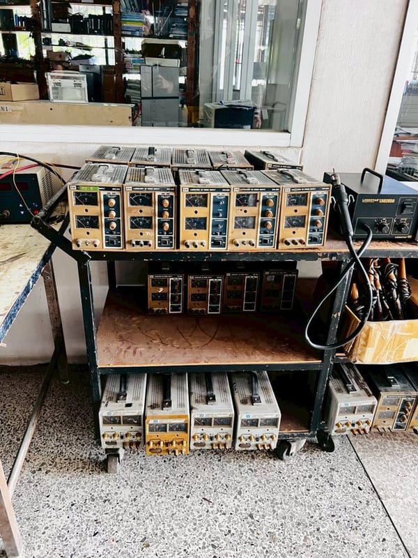 ชุดเครื่องจ่ายไฟ Lab DC Power Supply และเครื่องมือช่างอิเล็กทรอนิกส์มือสอง