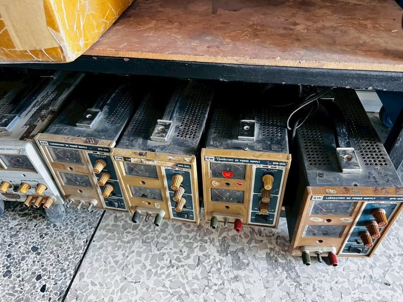 ชุดเครื่องจ่ายไฟ Lab DC Power Supply และเครื่องมือช่างอิเล็กทรอนิกส์มือสอง