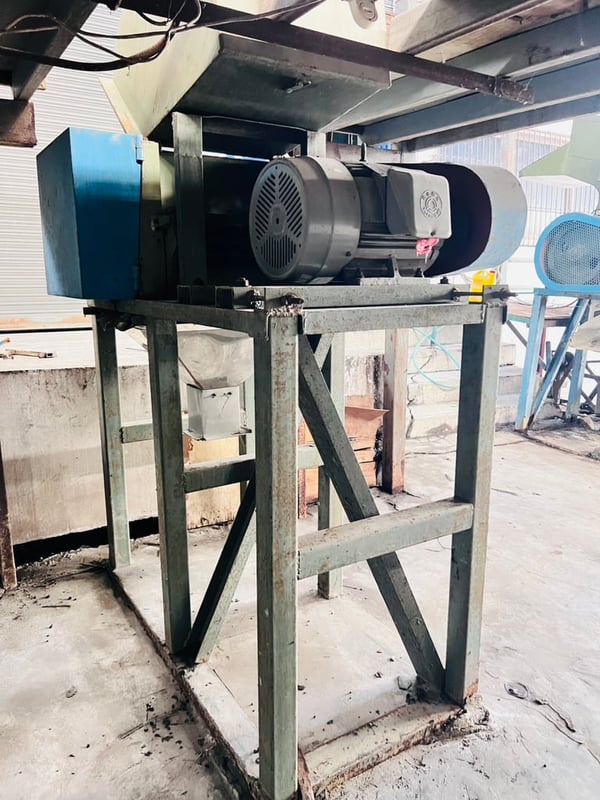 เครื่องบดพลาสติกสำหรับงานรีไซเคิล เครื่องบดพลาสติกสำหรับงานรีไซเคิล