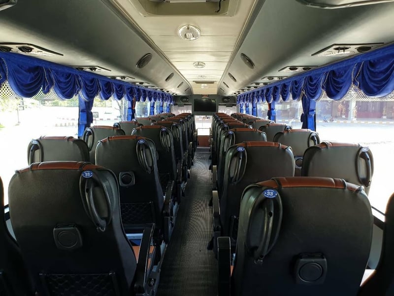 บัส 12 เมตร แอร์ 41 ที่นั่ง บัส 12 เมตร แอร์ 41 ที่นั่ง