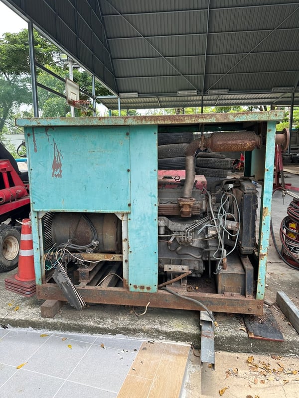 เหมาขาย 4 ชิ้นใหญ่ รถกวาดถนน + รถตัดหญ้า 5 แก๊งค์ + เครื่องปั่นไฟ + เครื่องปั่นไฟเชื่อมเหล็ก