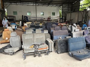 เหมากองเบาะรถยนต์เก่า สำหรับอะไหล่ DIY รีไซเคิล ยกกองราคาพิเศษ เหมากองเบาะรถยนต์เก่า สำหรับอะไหล่ DIY รีไซเคิล ยกกองราคาพิเศษ