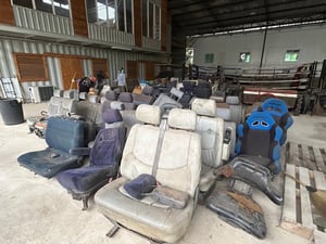 เหมากองเบาะรถยนต์เก่า สำหรับอะไหล่ DIY รีไซเคิล ยกกองราคาพิเศษ เหมากองเบาะรถยนต์เก่า สำหรับอะไหล่ DIY รีไซเคิล ยกกองราคาพิเศษ