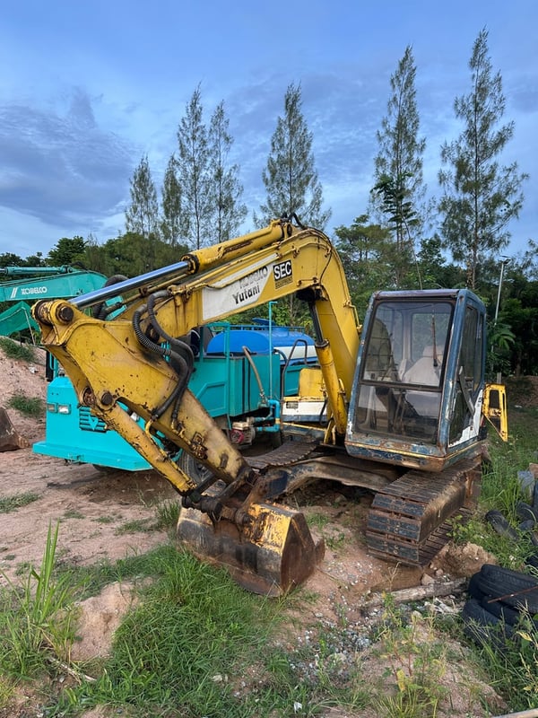 เหมา 3 คันพร้อมหัวเจาะใหญ่! Kobelco PC60 + รถตักล้อยาง + รถบดล้อยาง
