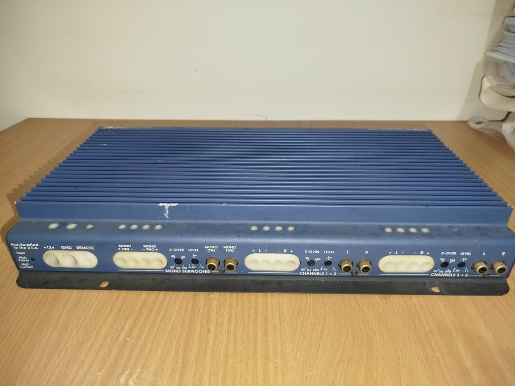 Soundstream Reference 405 แอมพลิฟาย 5 ช่องสัญญาณ Soundstream Reference 405 แอมพลิฟาย 5 ช่องสัญญาณ