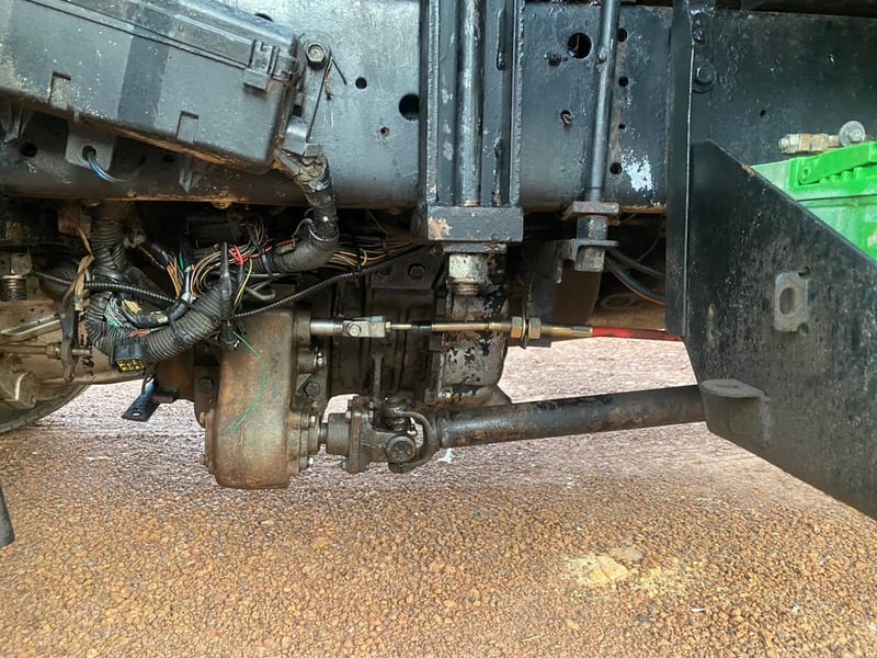 ขายรถบรรทุก 6 ล้อติดเครน isuzu NPR 71 เครื่อง 4 HG1-130 แรงม้ารถปี 48 เคนยูนิค 3 ตันท้องแบน 4 ปลอก 3 ชักสุดท้ายใช้ถอดสลับมือดึงกระบะติดเคแล้วเหลือ 4 เมตร 50เอกสารทะเบียนพร้อม
