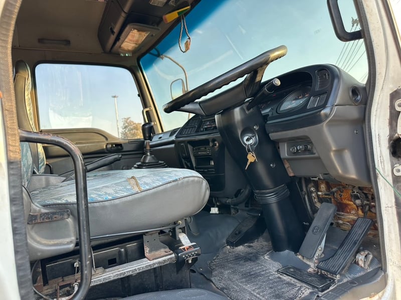 ขายรถบรรทุก 6 ล้อตู้แห้ง isuzu FTR 33 H เครื่อง 6HH1- 200 แรงม้ารถปี 46 ตู้ยาว 5 .42ม. สูง 2.30 ม.กว้าง 2.40ม. ช่วงล้อ 4.25ม. เอกสารทะเบียนพร้อมสนใจติดต่อได้ ขายรถบรรทุก 6 ล้อตู้แห้ง isuzu FTR 33 H เครื่อง 6HH1- 200 แรงม้ารถปี 46 ตู้ยาว 5 .42ม. สูง 2.30 ม.กว้าง 2.40ม. ช่วงล้อ 4.25ม. เอกสารทะเบียนพร้อมสนใจติดต่อได้