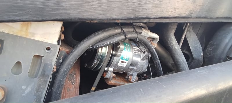 ขายรถตัก CAT ขุดหน้าขุดหลัง 4WD สภาพพร้อมใช้แอร์เย็นมีทะเบียน