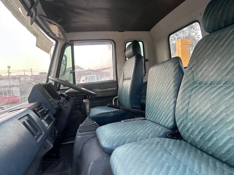 อีซูซุ6ล้อ FTR32NR 195แรงม้าปี39 ติดเครนยูนิค3ตันขายาว กระบะยาว6.20เมตร กว้าง4.45เมตร รถสวยแอร์เย็นพร้อมทำงาน ราคา449,000