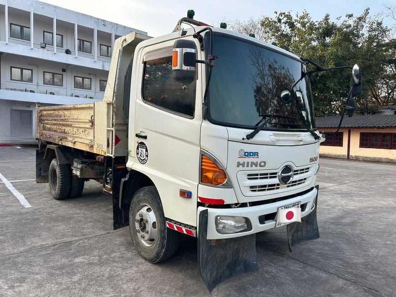 ขายรถบรรทุกดั้ม hino เครื่อง 175 โบรถปี 56 เอกสารทะเบียนพร้อม