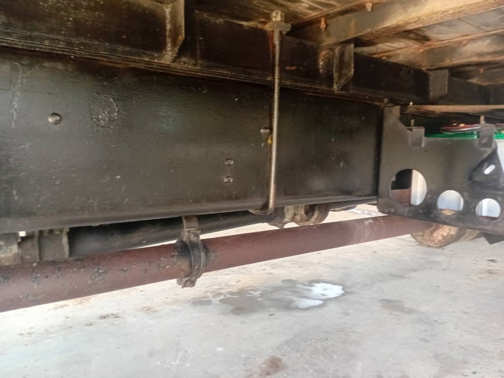 ราคา299000บาทขายรถบรรทุก 6 ล้อตู้แห้ง 10 บาท hino FF3H เครื่อง ho7d 195 แรงม้าแน่นมากๆรถปี 38 กระบะยาว 7.20 เมตร คอมแอร์ไม่มีครับ เอกสารทะเบียนพร้อมสนใจ 091-146-4263 คุณเยี่ยมด่วนราคาถูกๆ ราคา299000บาทขายรถบรรทุก 6 ล้อตู้แห้ง 10 บาท hino FF3H เครื่อง ho7d 195 แรงม้าแน่นมากๆรถปี 38 กระบะยาว 7.20 เมตร คอมแอร์ไม่มีครับ เอกสารทะเบียนพร้อมสนใจ 091-146-4263 คุณเยี่ยมด่วนราคาถูกๆ