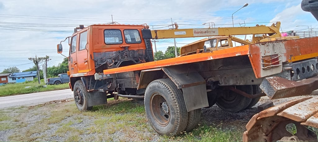 ราคา 139,000 บาทขายบรรทุก 6 ล้อ isuzu FTR เครื่อง 6BD1-160แรงม้าแน่นมากๆรถปี 32 คัสซีสวยทั้งเส้นเอกสารทะเบียนพร้อมสนใจ 091-146-4263คุณ เยี่ยม