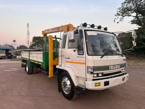 อีซูซุ6ล้อ FTR32NR 195แรงม้าปี39 ติดเครนยูนิค3ตันขายาว กระบะยาว6.20เมตร กว้าง4.45เมตร รถสวยแอร์เย็นพร้อมทำงาน ราคา449,000