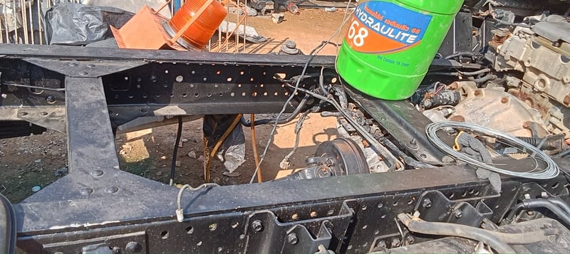 ราคา199000บาทขายรถบรรทุก 4 ล้อ isuzuNLRเครื่อง 130 แรงม้ารถปี57เครื่องติดได้มีทะเบียนขายตามสภาพนี้เลยไม่มีแบตเตอรี่ให้สนใจ 091-146-4263ราคา199000บาท