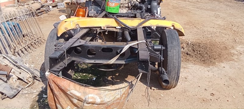 ราคา199000บาทขายรถบรรทุก 4 ล้อ isuzuNLRเครื่อง 130 แรงม้ารถปี57เครื่องติดได้มีทะเบียนขายตามสภาพนี้เลยไม่มีแบตเตอรี่ให้สนใจ 091-146-4263ราคา199000บาท