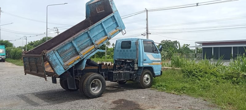 ขายรถบรรทุกหกล้อดั้ม isuzu nkr 55 EU รถห้างเครื่องดีดั้มยิงหลัง 3 คิวกระบะยาว 2.80 .เมตรกว้าง1.90เมตร ทะเบียนม 79 รถพร้อมใช้งานสนใจ 091-146-4263 คุณเยี่ยม ขายรถบรรทุกหกล้อดั้ม isuzu nkr 55 EU รถห้างเครื่องดีดั้มยิงหลัง 3 คิวกระบะยาว 2.80 .เมตรกว้าง1.90เมตร ทะเบียนม 79 รถพร้อมใช้งานสนใจ 091-146-4263 คุณเยี่ยม