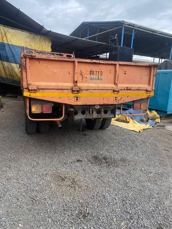 ราคา189000บาทขายรถบรรทุกอีซุซุFTR11Hเครื่อง 6 BD1-160 แรงม้าแน่นมากๆกระบะยาว 5 เมตร 20 กว้าง 2 เมตร 45 เอกสารมีทะเบียนพร้อมใช้งานสนใจ 091-146-4263