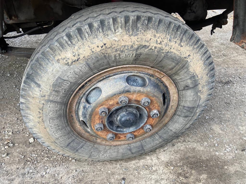 ราคา159000บาทขายรถบรรทุก 6 ล้อ isuzu FTR 11 hy เครื่อง 6 BD 1 -165 แรงม้าแน่นมากๆเอกสารทะเบียนพร้อมรถใช้งานน้อย ราคา159000บาทขายรถบรรทุก 6 ล้อ isuzu FTR 11 hy เครื่อง 6 BD 1 -165 แรงม้าแน่นมากๆเอกสารทะเบียนพร้อมรถใช้งานน้อย