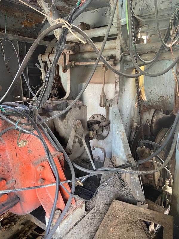 ขายรถเข็นตีนตะขาบ 25 ตันเครื่อง mitsubishi 6 BD 260 แรงม้ารถใช้งานได้ปกติเครื่องมีหลวมหน่อย