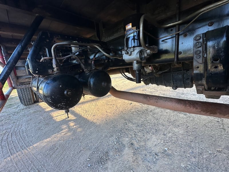 ขายรถบรรทุก 6 ล้อตู้แห้ง isuzu FTR 33 H เครื่อง 6HH1- 200 แรงม้ารถปี 48ตู้ยาว 5 .42ม. สูง 2.30 ม.กว้าง 2.40ม. ช่วงล้อ 4.25ม. เอกสารทะเบียนพร้อมสนใจติดต่อได้