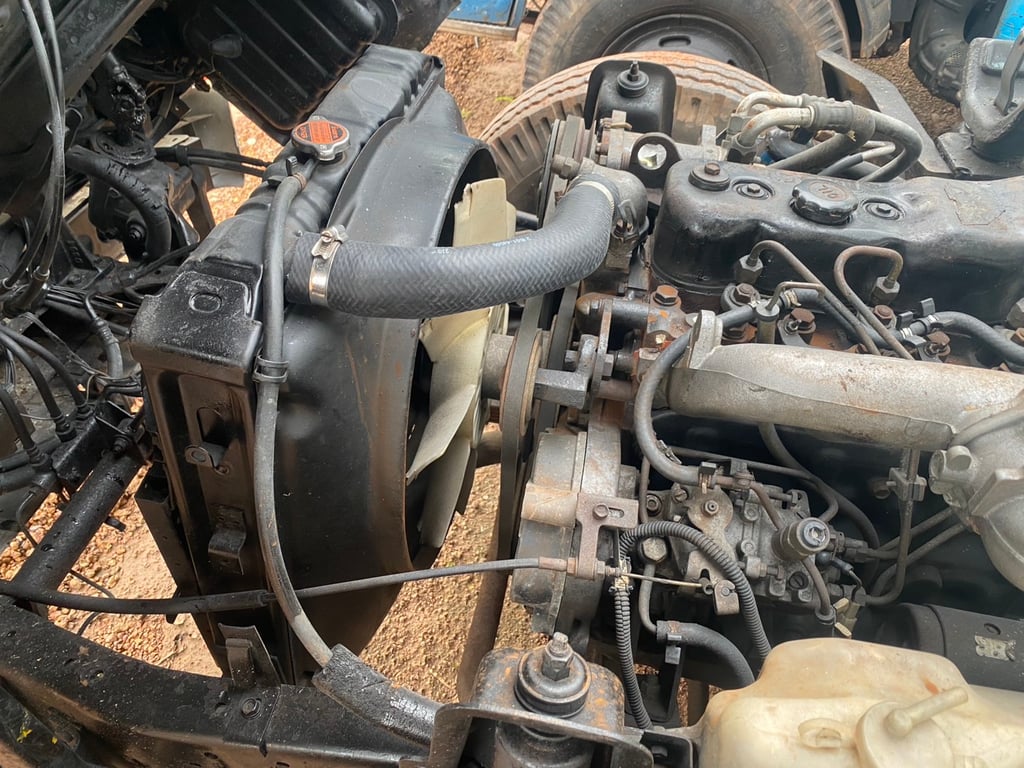 ราคา129000บาทรถบรรทุก 4 ล้อเล็กNKR55 EU1เครื่อง 4JB1-88เเรงม้ารถปี 41 มีแอร์เอกสารทะเบียนพร้อมกระบะเหล็กยาว 3 เมตรสนใจ 091-146-4263 คุณเยี่ยม