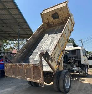 ราคา 3990,000 บาทขายรถบรรทุก 6 ล้อดั้ม mitsubishi fk 457 ปี 48 เครื่อง 6d 16 เทอร์โบอินเตอร์ 225แรงม้ารถพร้อมใช้งานดั้มยิงหน้าช่วงล้อ 4.20เมตรกระบะดั้มยาว 3.80 เมตร 8กว้าง 2.40 เมตร รถพร้อมใช้งานยาง 900 ขอบ 20 สนใจติดต่อ 091-146-4263 คุณเยี่ยม