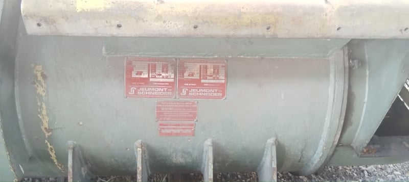 เครื่องขายเครื่องปั่นไฟไดฝรั่งเศส200 kva ขายตามสภาพมีให้เลือก 2 เครื่องต้องไปเช็คระบบเอง