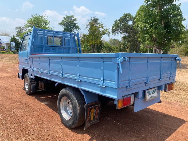 ขายรถบรรทุก 4 ล้อ isuzu nkr เครื่อง 100 แรงรถปี 43 เอกสารเป็นพร้อม