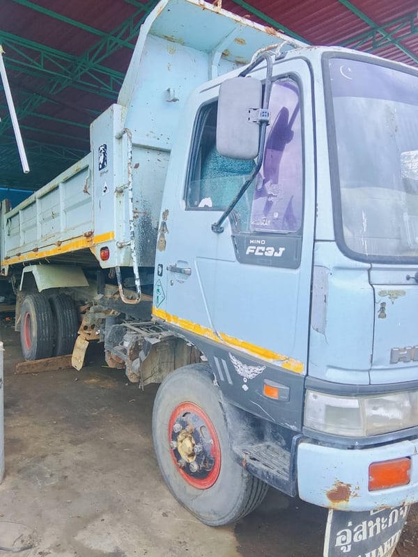 ราคา 329,000 บาทขายรถหกล้อดั้ม hino FC3Jเครื่อง jo7c -165 แรงม้าแน่นมากๆรถปี43พร้อมใช้งานจรีงเบรคทิฟฟี่พวงมาลัยเพาเวอร์เอกสารทะเบียนพร้อมสนใจติดต่อ 091-146-4263 คุณเยี่ยม