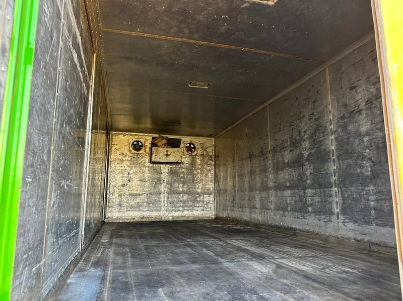 ขายรถบรรทุก 6 ล้อตู้แห้ง isuzu FTR 33 H เครื่อง 6HH1- 200 แรงม้ารถปี 48ตู้ยาว 5 .42ม. สูง 2.30 ม.กว้าง 2.40ม. ช่วงล้อ 4.25ม. เอกสารทะเบียนพร้อมสนใจติดต่อได้